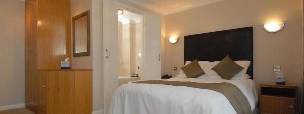Barn Hotel London Ruislip Eksteriør bilde