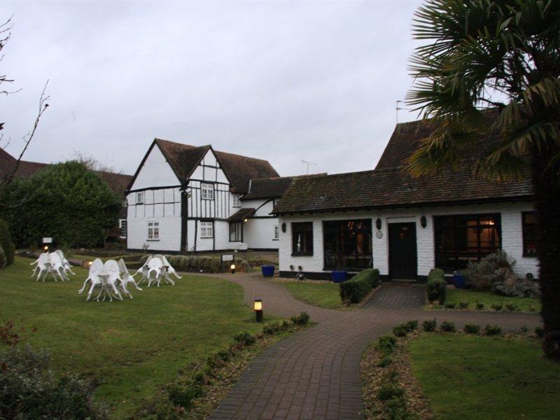 Barn Hotel London Ruislip Eksteriør bilde